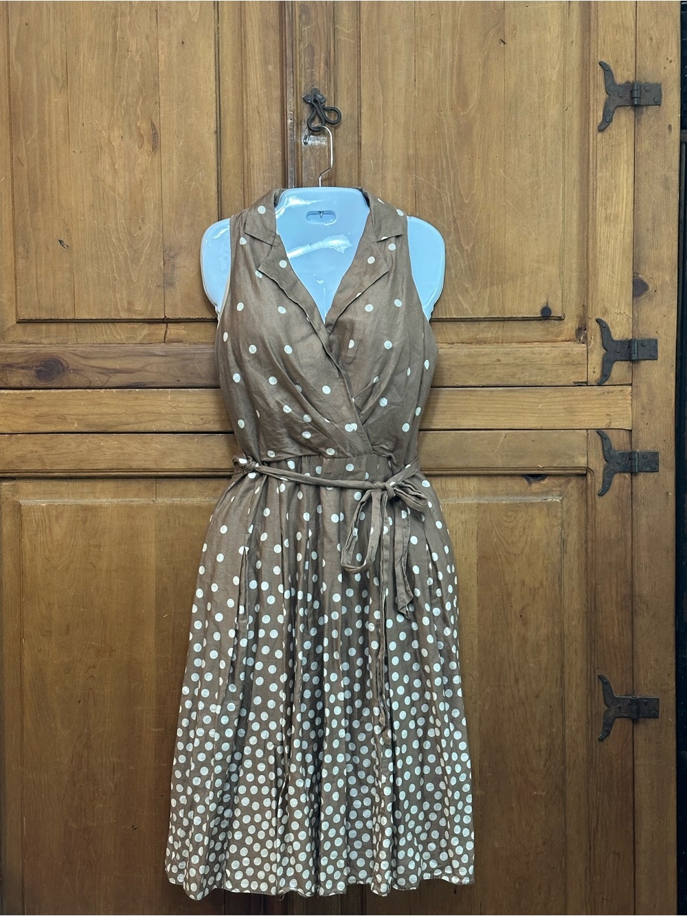 Sleeveless Brown Polka Dot Midi Wrap Dress with Tie Waist and V-Neck